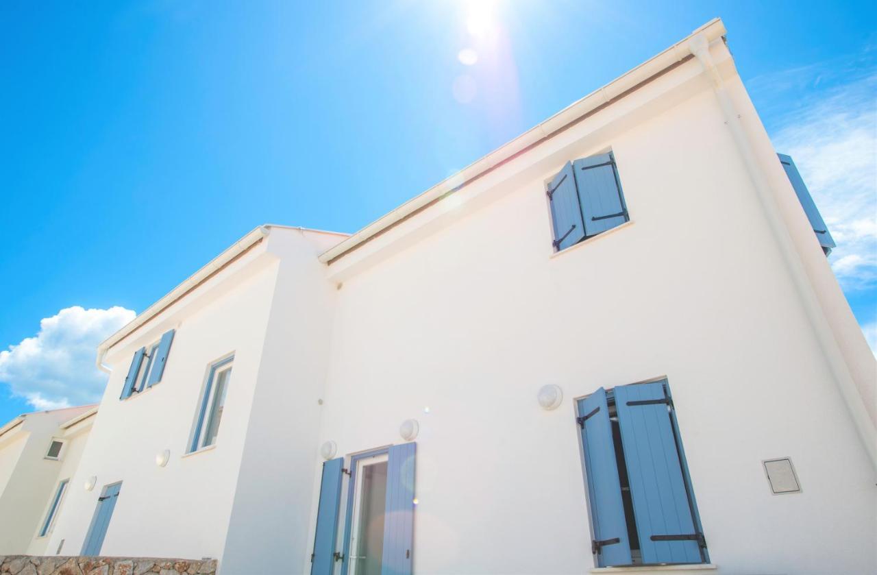 Best Island View Cres Exterior photo